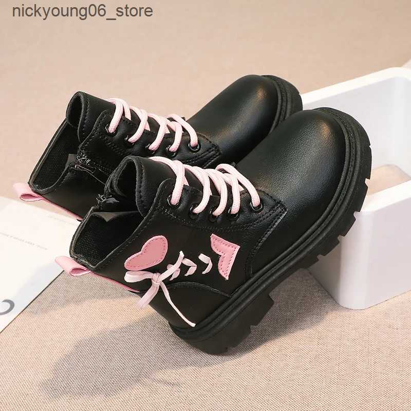 Boots Girls Fashion Leather Boots Thick Bottom Children Princess Boots Soft Breatheable Color Matching Love Patch Kids Catwalk Boots L240910