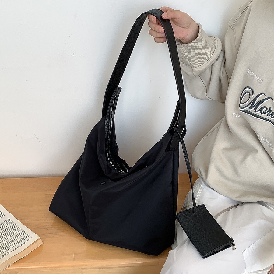 Korean casual nylon shoulder women's large capacity commuting bag, solid color versatile splicing waterproof tote bag