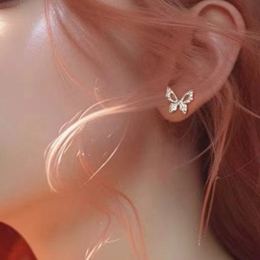 needle texture irregular butterfly for women, earrings with a cool and trendy style, niche in 2024