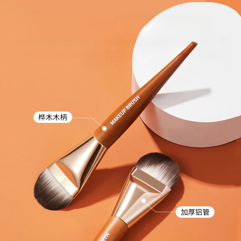 Makeup Brush Basics Professional Brush Tongue shaped Liquid Basic concealer Brush Womens Face Basic Makeup and Beauty Tools 241008