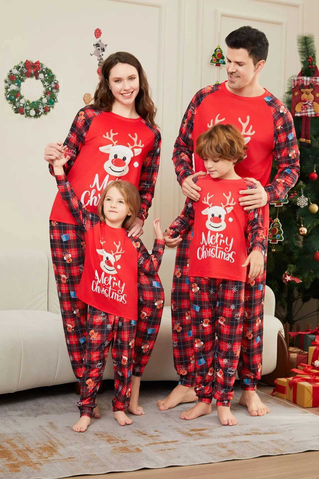 Merry Christmas Family Matching Set Deer Print Mom Dad Childrens Pajama Set Soft and Cute 2-piece Pajama Cute Dog and jumpsuit Pajama W241008