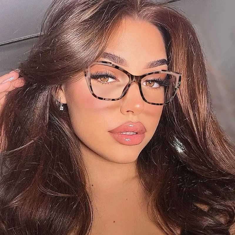 Women Retro Cat Eye Glasses Frame Trend Flat Light Glasses Women New Simple Fashionable Anti Blue Light Computer GlassesX241008