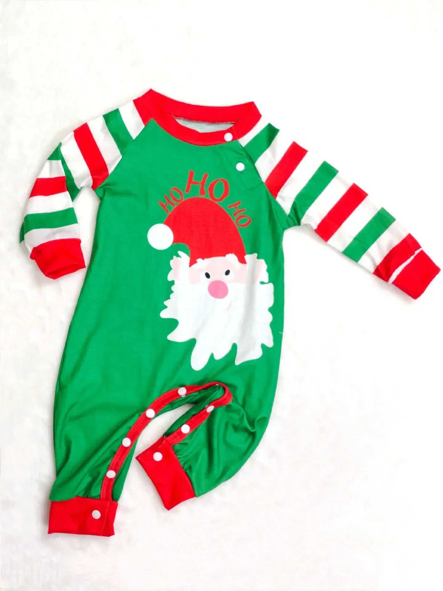 2024 New Years Clothing Santa Claus Striped Printed Christmas Pajama Set Mom Dad Child Matching Set Cute Loose Pajama Family Appearance W241008