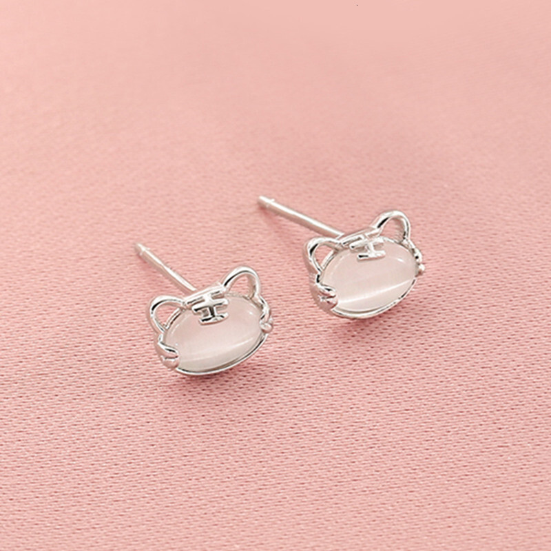 Cat's Eye Stone Ear Nail Girl Cute and niche design sense Needle earrings