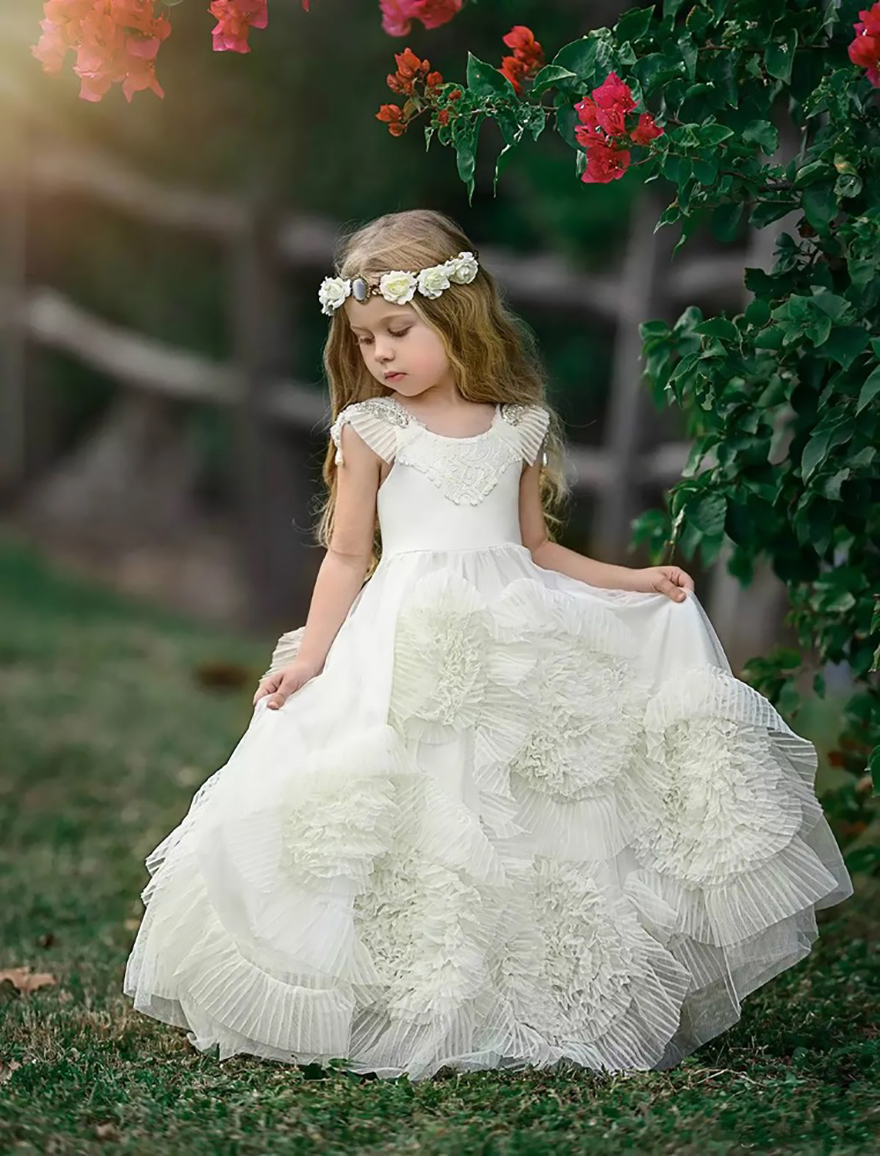 Lovely Flower Girls Dresses For Bohemian Wedding Little Girls Pageant Dress Beaded Hand Made Flowers Communion Gowns Party Wear