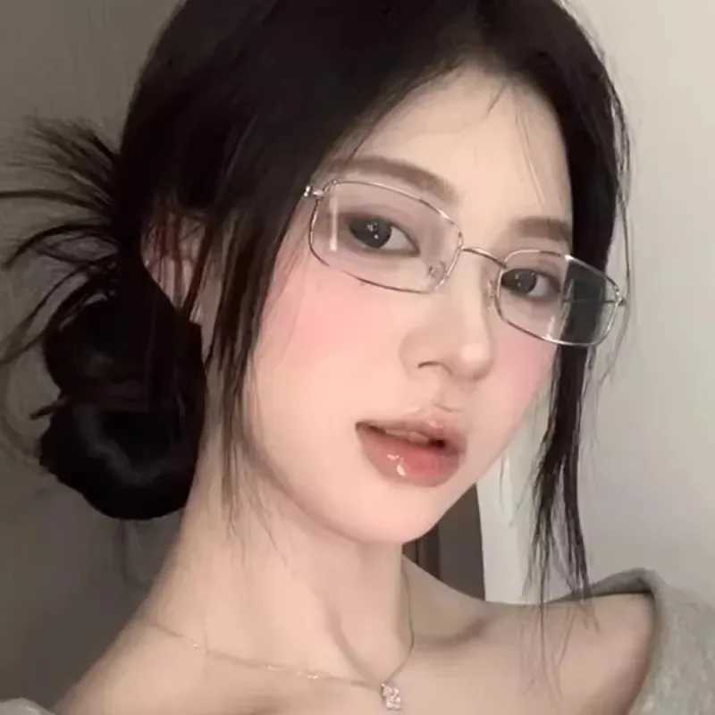 Metal Square Framed Glasses Women Girl Exquisite Retro Narrow Framed Eye Glasses Daily Simple Versatile Anti-Blue Glasses GiftX241008