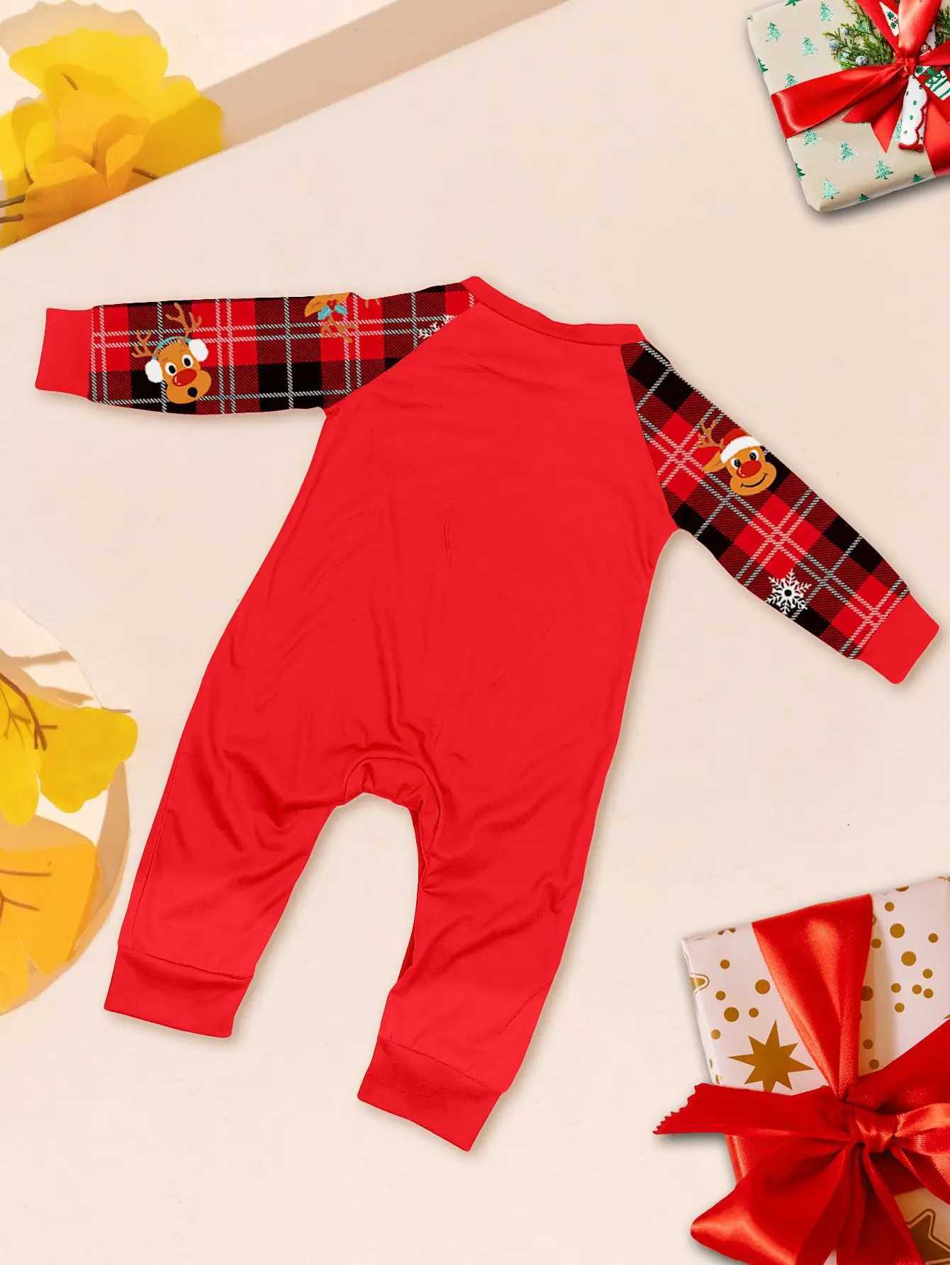 Merry Christmas Family Matching Set Deer Print Mom Dad Childrens Pajama Set Soft and Cute 2-piece Pajama Cute Dog and jumpsuit Pajama W241008