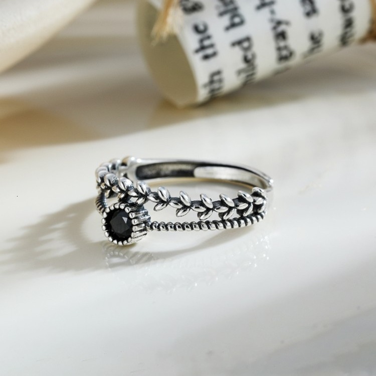 Black zircon design niche fashion personality index finger ring female ins trend