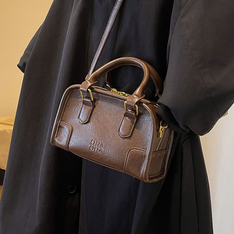 Fashionable Folded Handheld for Women 2024 New Spring/Summer Commuter Versatile Baseball Bag, Small Cross Body Bag