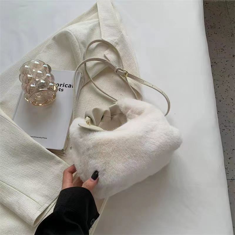 2024 autumn and winter new designer handbag women's high-end handbag plush multifunctional small chain crossbody bag
