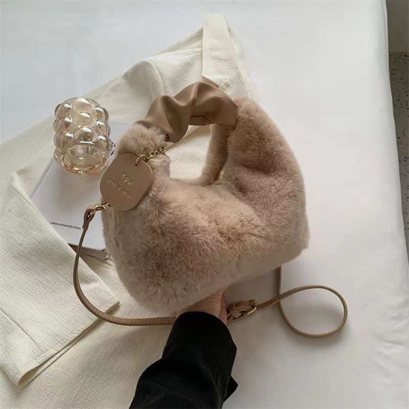 2024 autumn and winter new designer handbag women's high-end handbag plush multifunctional small chain crossbody bag