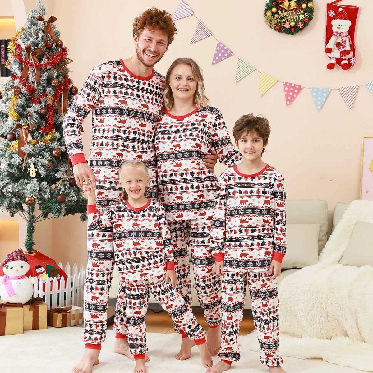 New Christmas matching set for 2024 suitable for families/couples/children full set of printed pajamas cute and soft home clothes baby dog Pjs Christm