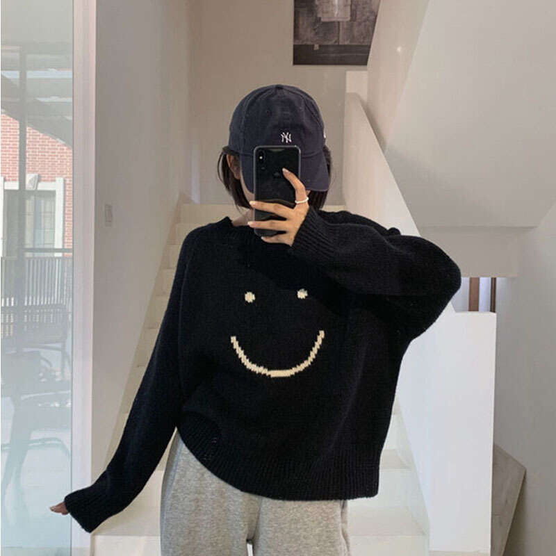 New autumn and winter women's clothing with contrasting colors, smiling face, jacquard, loose outer wear, round neck pullover sweater, knitted to