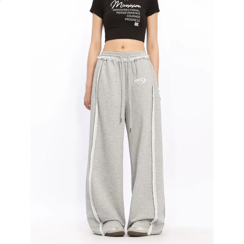 Deeptown Y2k Baggy Grey Sweatpants Woman America High Street Sports Wide Leg Pants Jogging Casual Harajuku Trousers Autumn 241007
