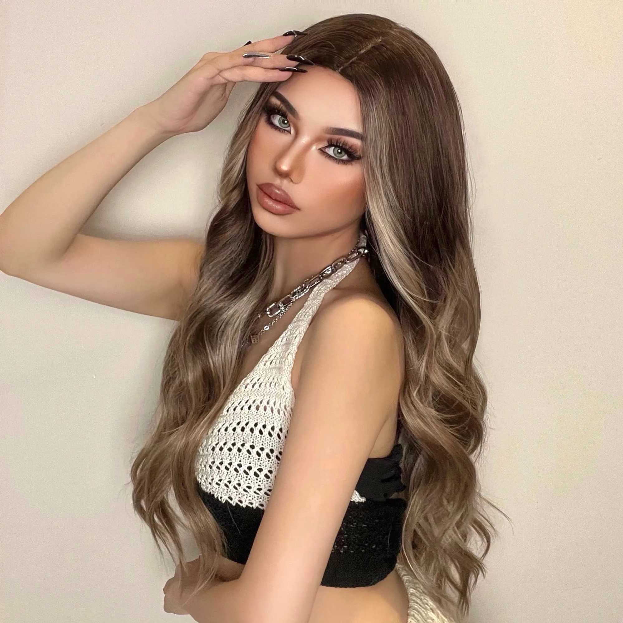 Ombre Brown Blonde Highlight Synthetic Wigs Natural Long Wavy Wig for Women Cosplay Daily Middle Part Hair Heat ResistantXJ241008