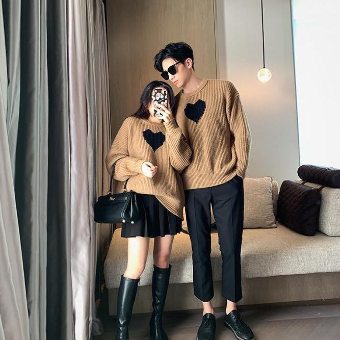 Homemade couple outfit for autumn/winter 2024, new pullover round neck heart-shaped sweater, loose fit, outer knitted sweater trend