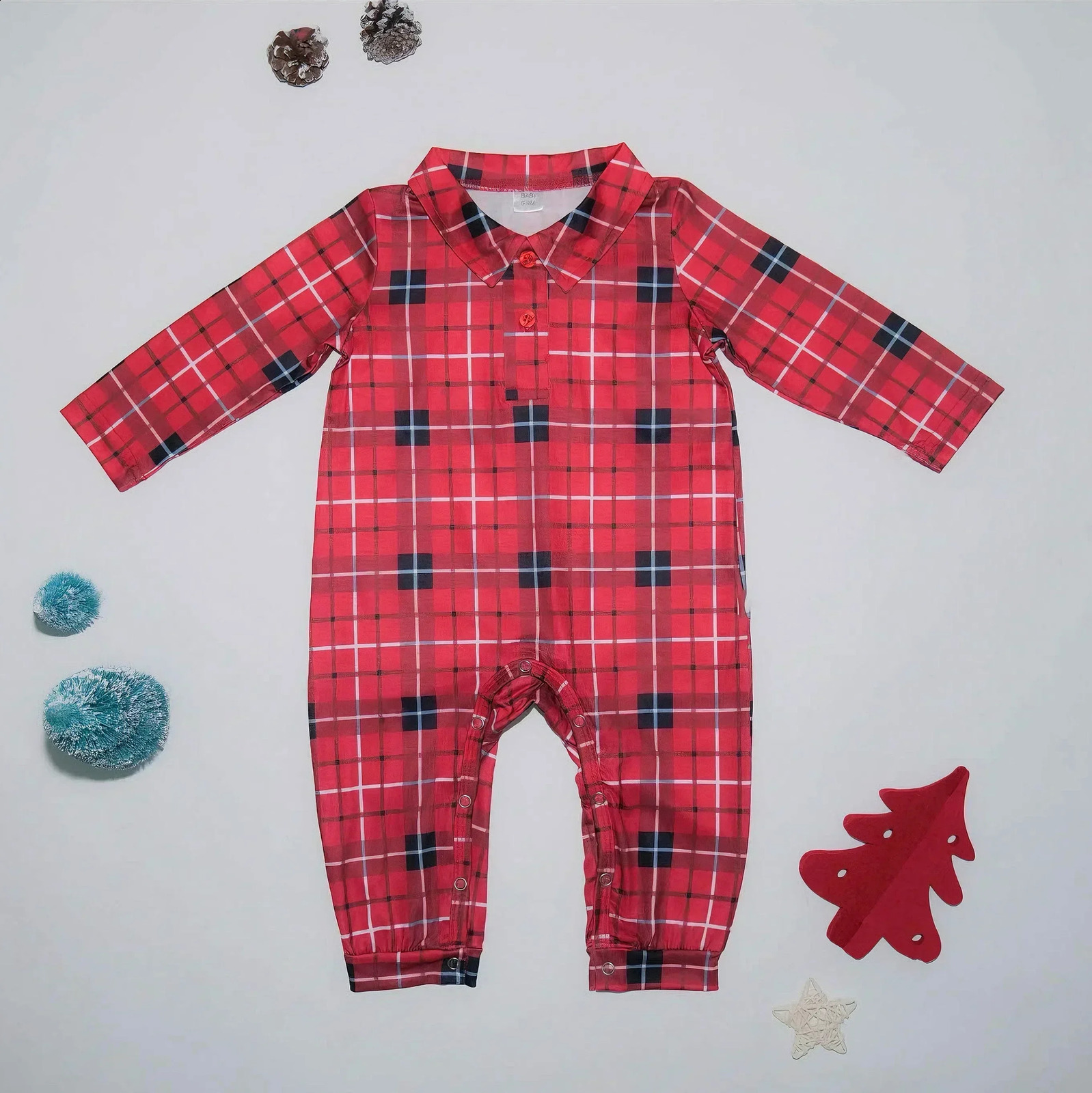Christmas Family Appearance Plain weave Mom Dad Child Matching Pajama Set Baby Dog jumpsuit Boys and Girls Clothing Warm Soft Pajamas 241007