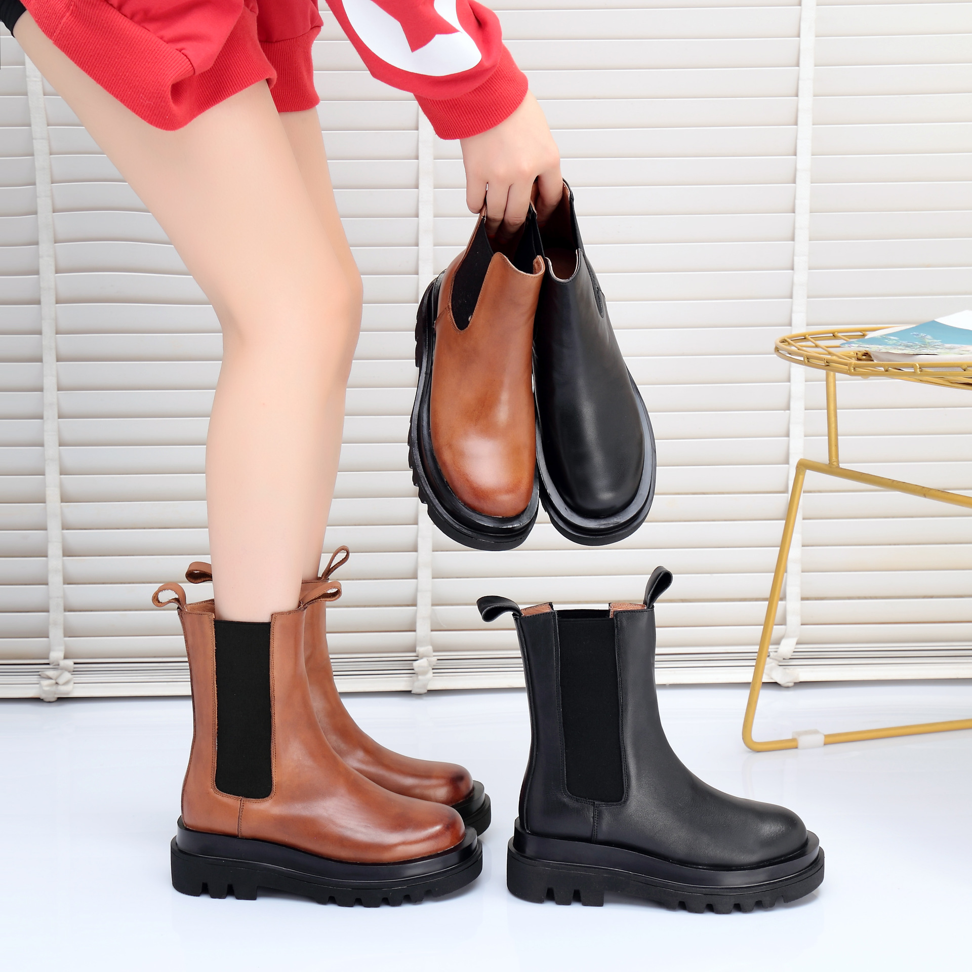 Mid-calf thick bottom Chelsea boots women's new hundreds of smoking boots leather short boots Martin boots