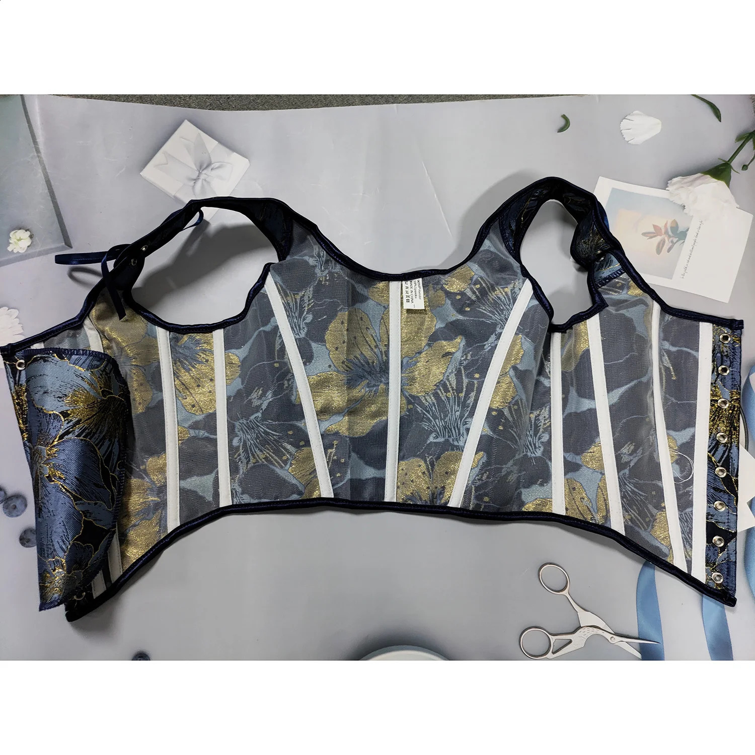 Womens tight corset French retro corset corset vest lace upper bone push up body blue gold lace 241007