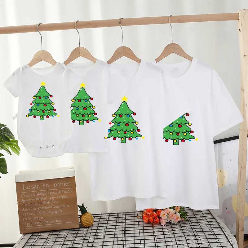 Family Appearance Set Christmas Mom and Me T-shirt Fashionable Family Matching Clothing Christmas Tree Mom and Mini T-shirt Cute W241008