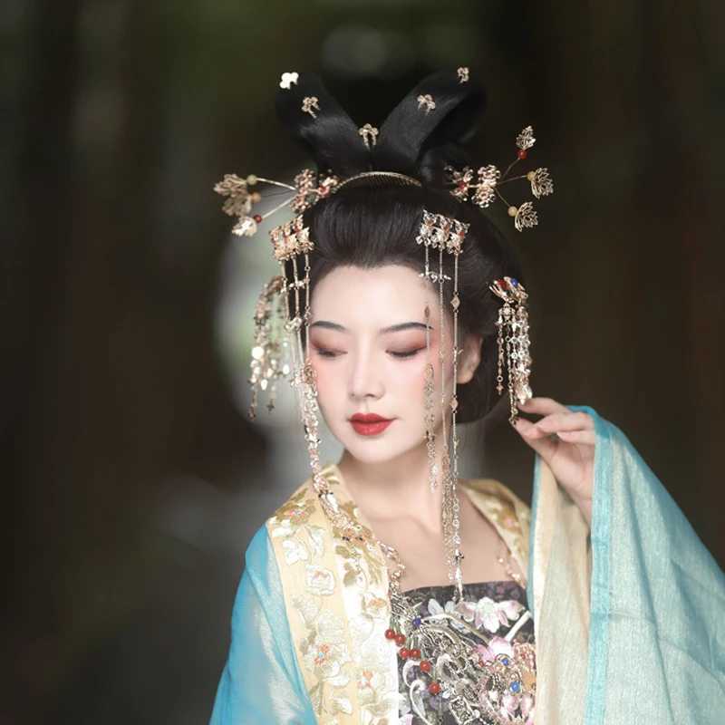 Hair accessories Metal casting Copper tassel Hair clip Irregular shape Exquisite Chinese retro Hanfu decoration set Butterfly W241007