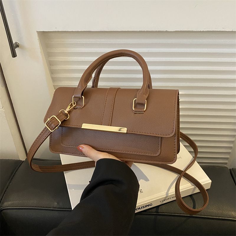 2024 new designer handbag French multifunctional single shoulder handheld small square bag