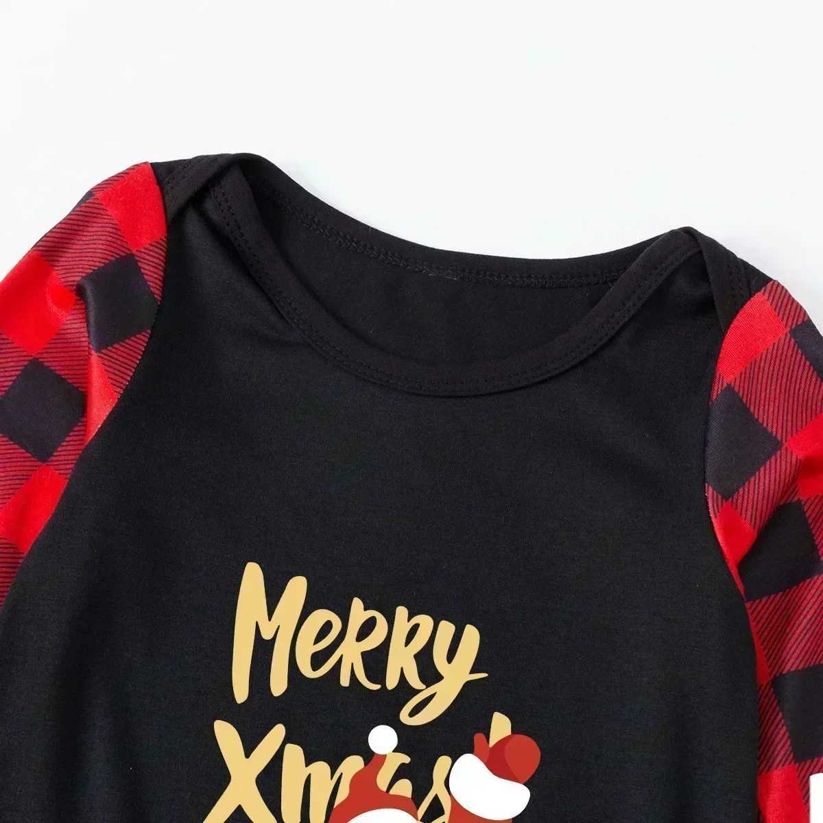 Merry Christmas 2024 Family Matching Set Santa Claus Printing Mom Dad Child Clothing Set Pajamas Baby and Dog Hoodies Christmas Pajamas W241008
