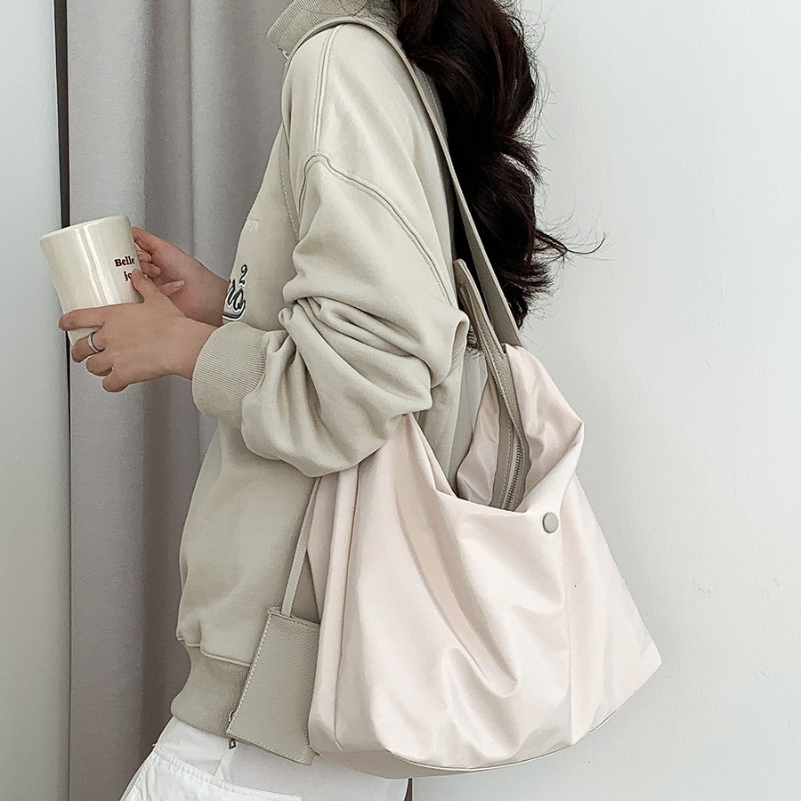 Korean casual nylon shoulder women's large capacity commuting bag, solid color versatile splicing waterproof tote bag