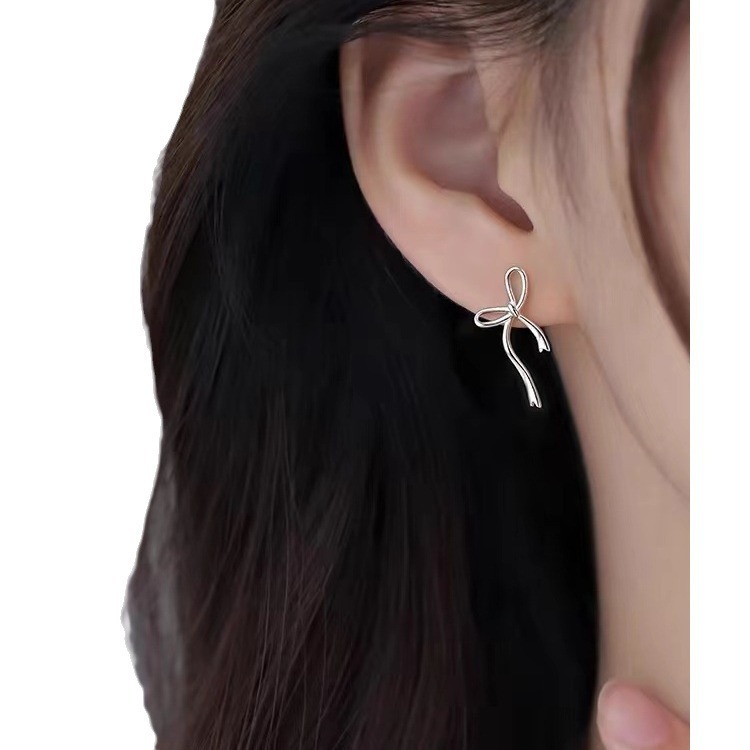 Pure sier needle bow light women's high-end earrings, 2024 new earrings