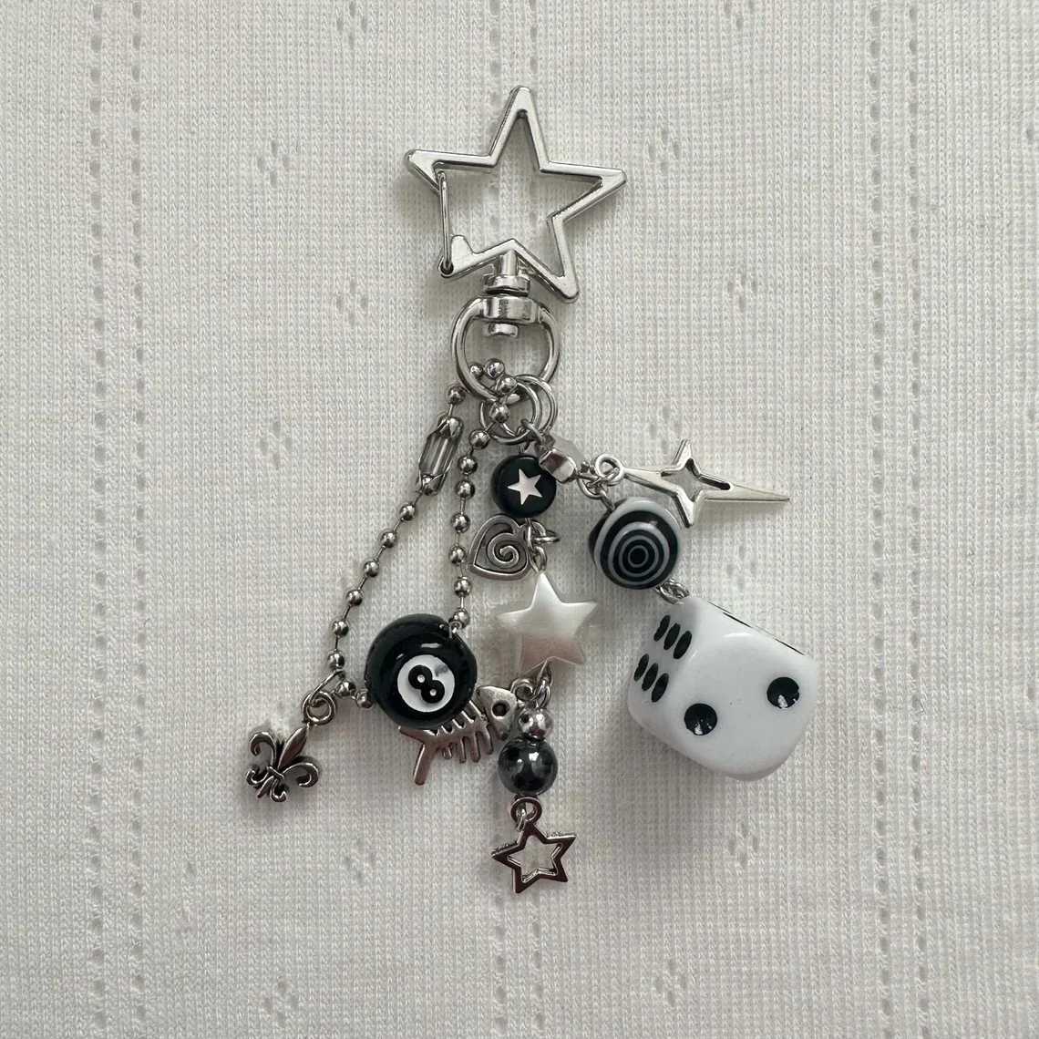 Handmade cluttered gf edgy black white dICE keychains grunge deftones beaded jewelry bag pendant emo y2kX241008