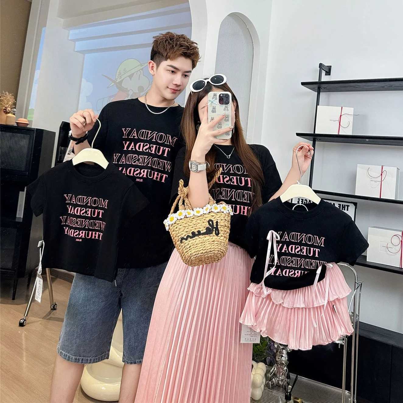 Parents and Children Clothes for The Whole Family Korean Mom Daughter Bow T Shirts Pink Skirts Outfits Dad Son Tees Jeans SetsXJ241008