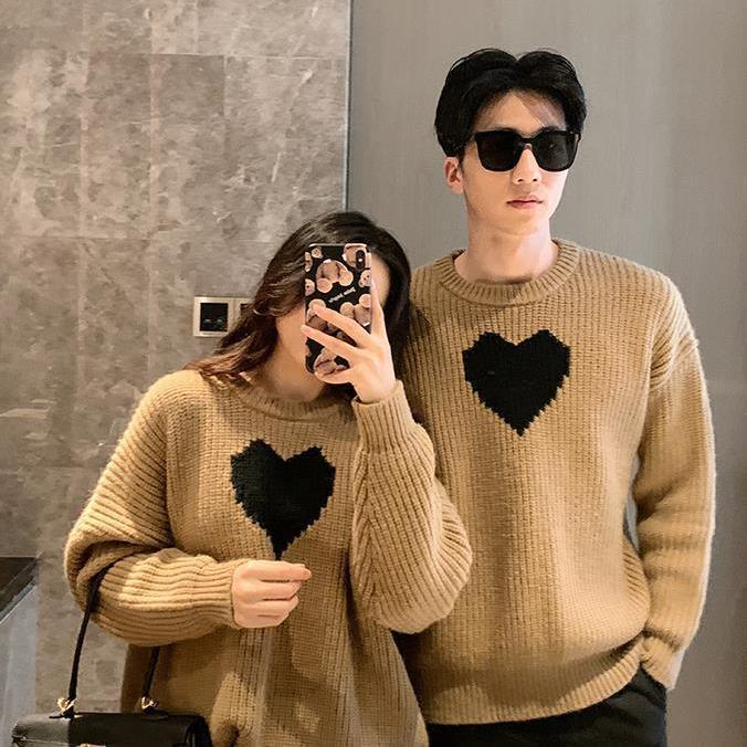 Homemade couple outfit for autumn/winter 2024, new pullover round neck heart-shaped sweater, loose fit, outer knitted sweater trend