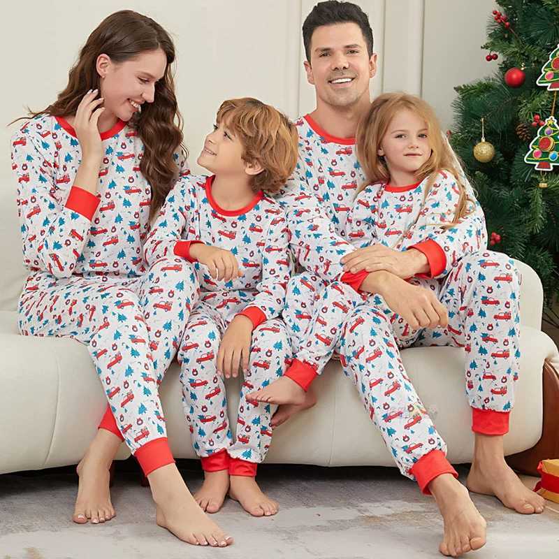 2025 Christmas Pajama Family Matching Adult Father Mother Child Girl Baby Christmas Pajama Costume Set Family Appearance Pajama W241008