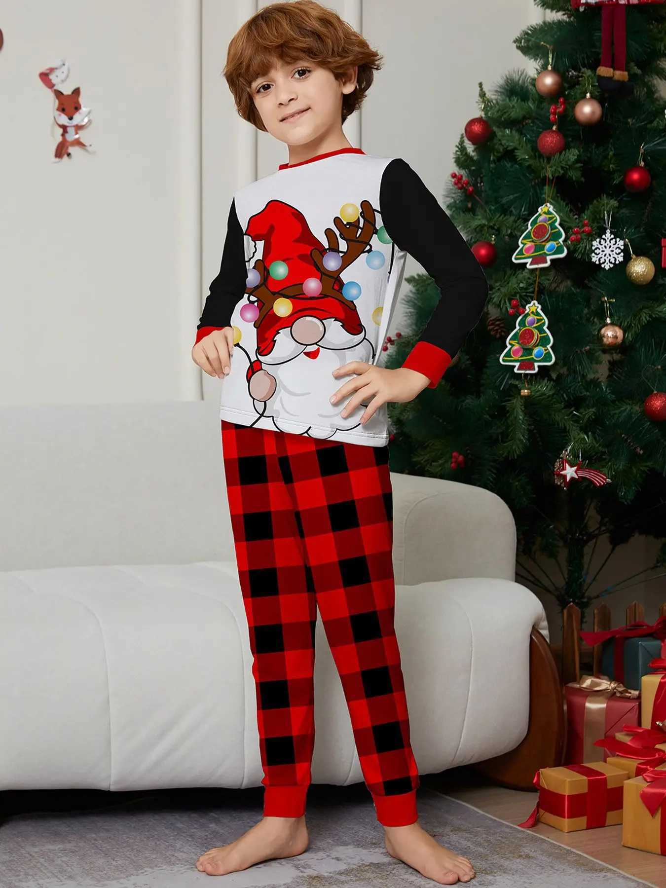 New 2024 Cartoon Santa Claus Printed Family Matching Set Loose Christmas Pajamas Parents and Childrens Clothing Set Baby and Dog Pants Christmas Appea