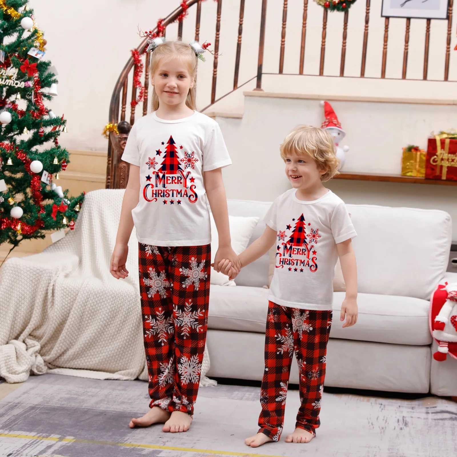New Years clothing 2025 parents and children matching clothing Christmas tree print short sleeved Christmas pajamas set cute Christmas family appearan