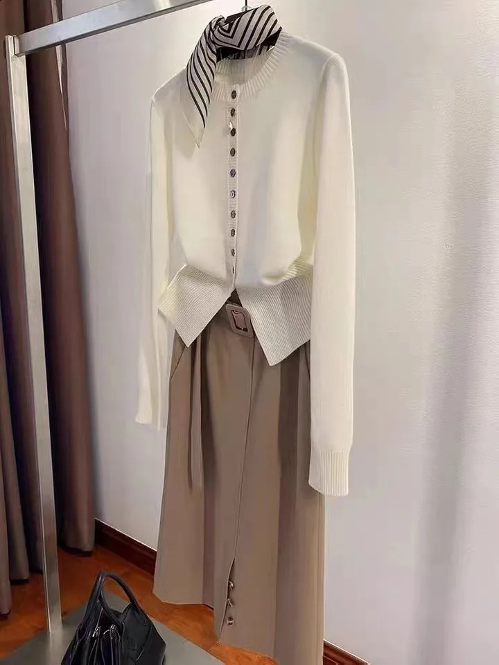 Spring and autumn womens casual solid color round neck long sleeved cardigan sweater 240924