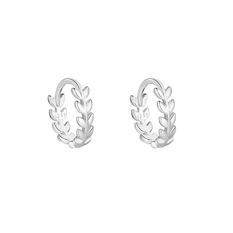 Pure sier needle tree bud with niche design, 2024 new earrings for women
