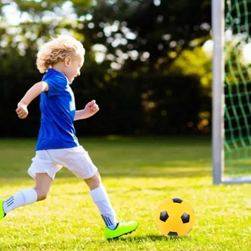 Indoor Sint Football Ball 8.5-inch Sint Football Ball Inflatable Balloon Easy to grip High density Inflatable Balloon Quiet Training BallW241008