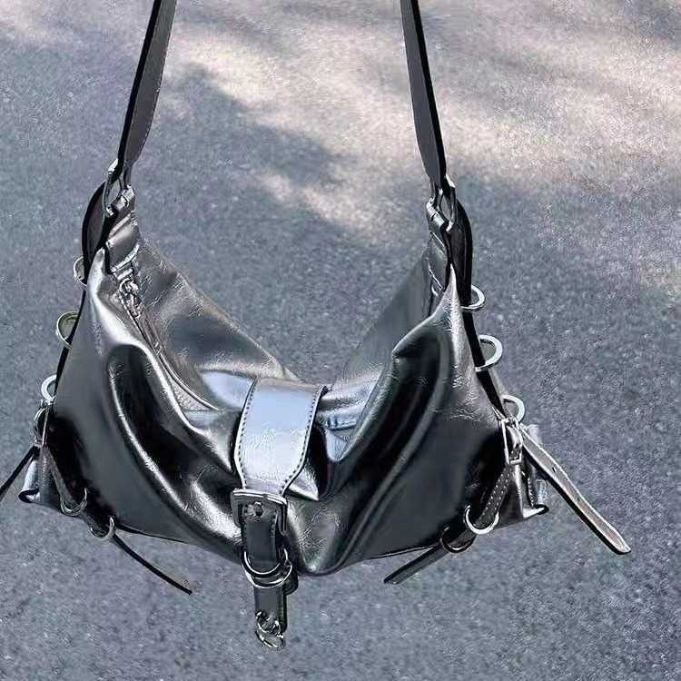CMM New Fashion Trend Chic Niche Armpit Bag Casual Simple Womens Mobile Phone Small Shoulder Bag Single Shoulder Crossbody Bag