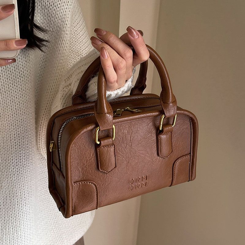 Fashionable Folded Handheld for Women 2024 New Spring/Summer Commuter Versatile Baseball Bag, Small Cross Body Bag