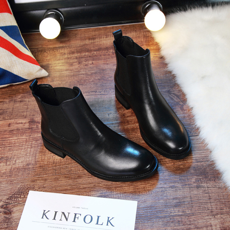 Genuine leather Martin boots female British style autumn and winter padded bare boots retro carved flat bottom Chelsea boots