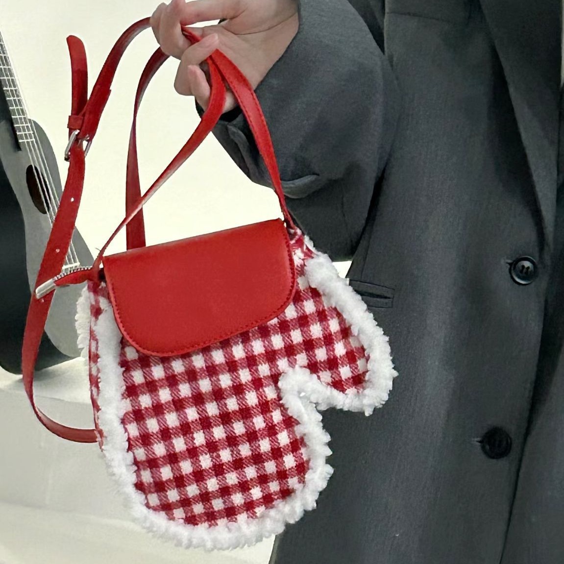 Autumn and winter bags Women new Christmas plaid glove bag niche mobile phone bag commuting single shoulder crossbody bag