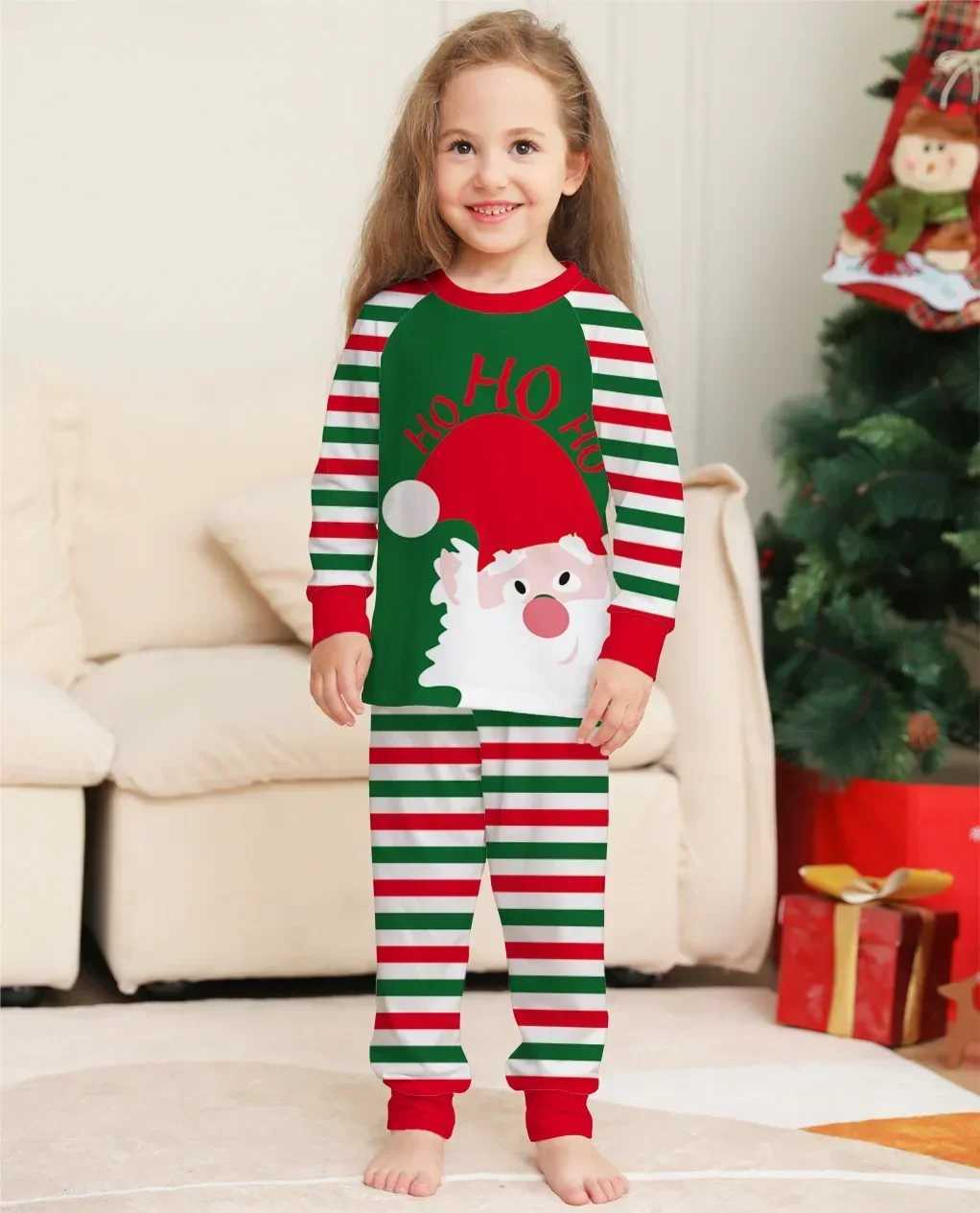 2024 New Years Clothing Santa Claus Striped Printed Christmas Pajama Set Mom Dad Child Matching Set Cute Loose Pajama Family Appearance W241008