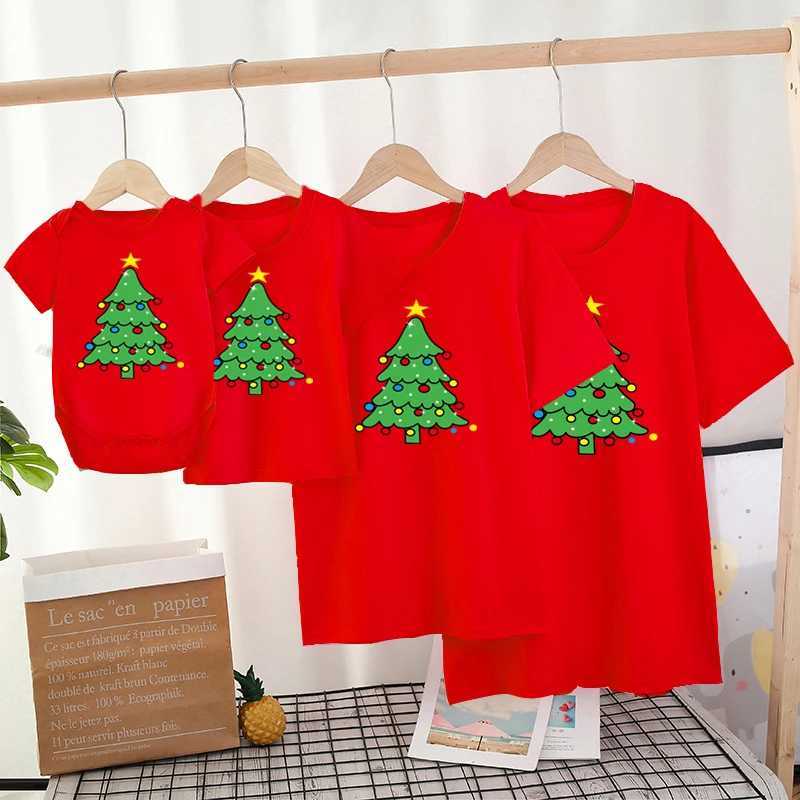 Family Appearance Set Christmas Mom and Me T-shirt Fashionable Family Matching Clothing Christmas Tree Mom and Mini T-shirt Cute W241008