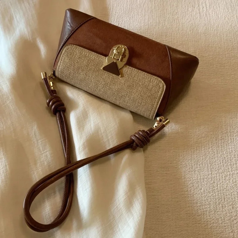 Women Shoulder Bag Korean Style Retro Brown PU Leather Vintage Female Small Axillary Bags Fashion Ladies Gold Lock Handheld Bags 240924