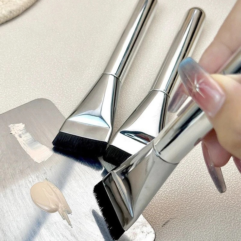 Professional basic brush broom head liquid basic shadow cosmetic tools basic concealer cosmetic brush 241008
