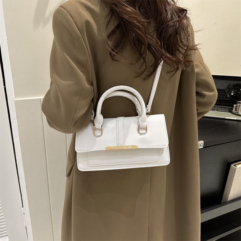 2024 new designer handbag French multifunctional single shoulder handheld small square bag