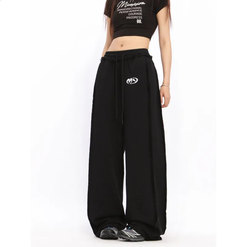 Deeptown Y2k Baggy Grey Sweatpants Woman America High Street Sports Wide Leg Pants Jogging Casual Harajuku Trousers Autumn 241007