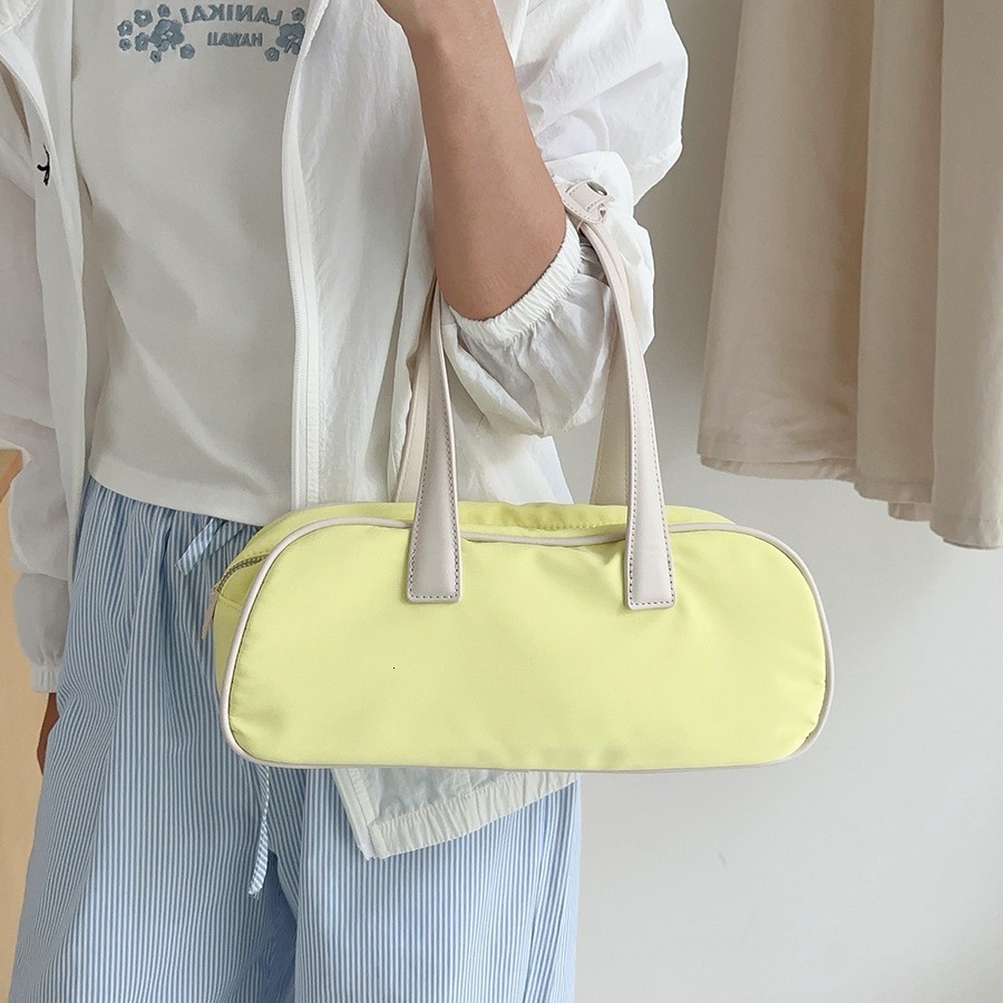 Korean casual simple and lightweight baguette 2024 trendy large capacity women's nylon handheld shoulder bag