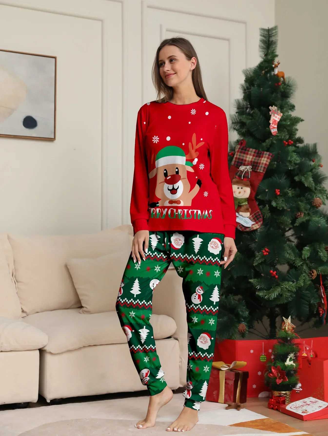 Merry Christmas 2024 Elk Printed Family Matching Pajama Set Adult and Childrens New Years Clothing Cute 2-piece Set Pajama Christmas Appearance W24100